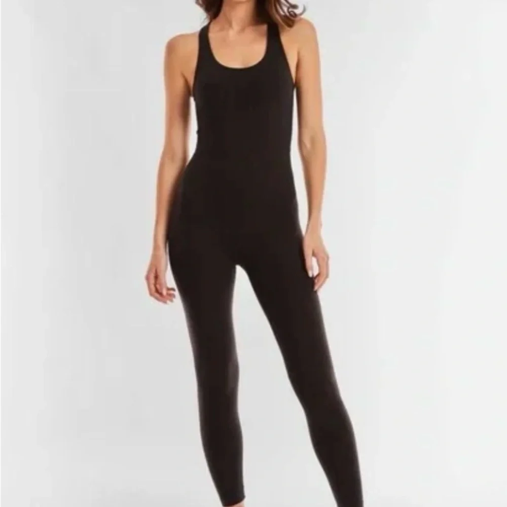 Noli Yoga strapy one-piece yoga jumpsuit - Picture 2 of 4